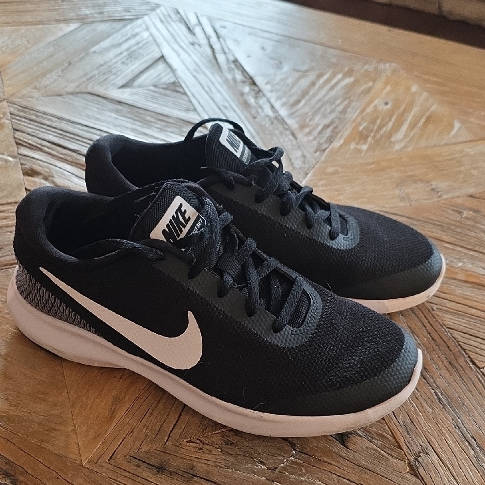 NIKE Flex Sneakers  7